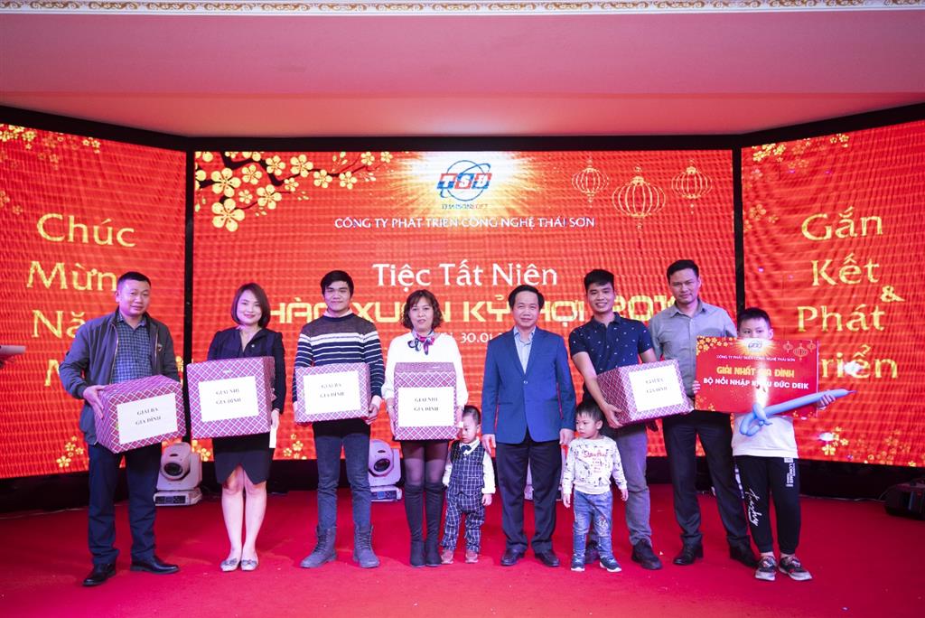 TIỆC CUỐI NĂM THÁI SƠN – ĐÊM CỦA CẢM XÚC VÀ SỰ TRÂN TRỌNG